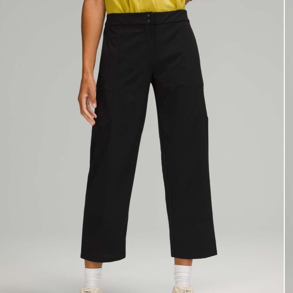 Lululemon Sz 6 Ventlight Cargo Mid Rise Crop 26" In Black - Picture 1 of 9